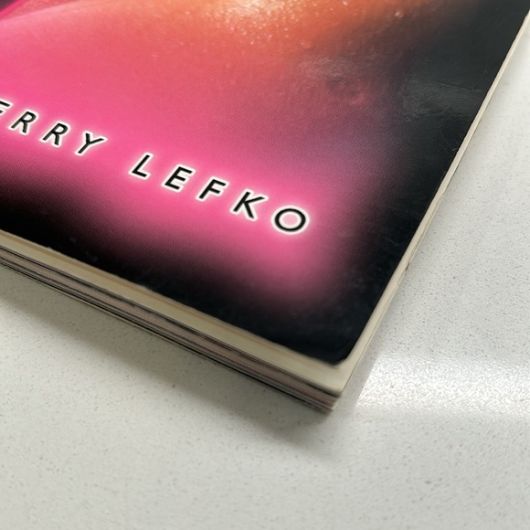 Bret Hitman Hart Softcover Fan Book With Perry Lefko - Picture 13 of 16